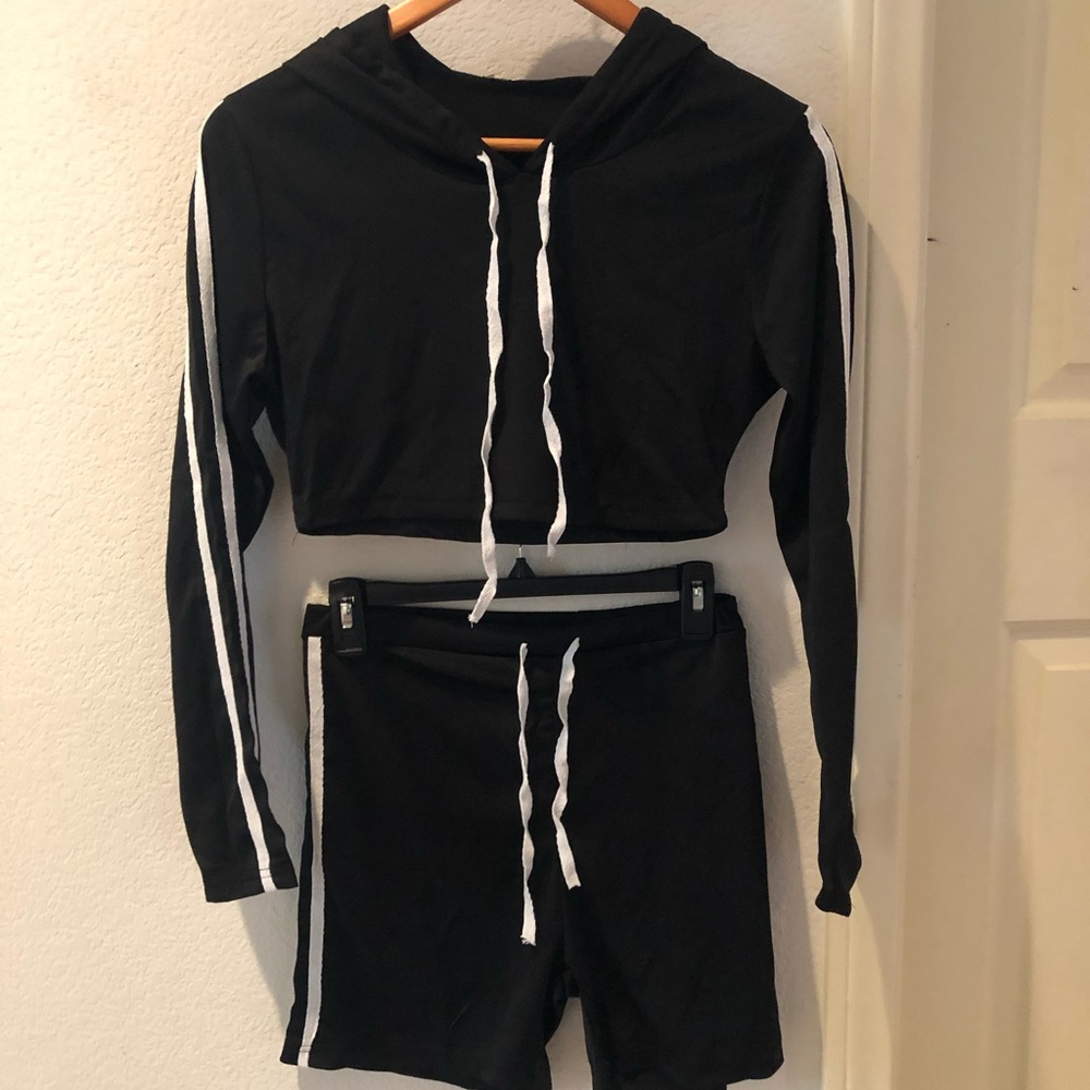 STRIPED HOODED CROP TOP & SHORTS.